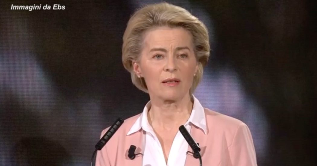 UE, Von der Leyen: “Oggi la posta in gioco è la stessa del 1950. Il cambiamento climatico ha stessa forza distruttrice della guerra”