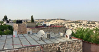 Copertina di Israele, suonano le sirene a Gerusalemme mentre cadono i primi missili – Video