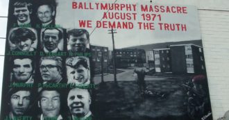 Copertina di Irlanda del Nord, la strage di Ballymurphy del 1971 fu colpa dei militari: “Uccisero 11 persone innocenti e disarmate”