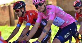 Copertina di Alessandro De Marchi, la nuova maglia rosa del Giro d’Italia che corre con il braccialetto per Giulio Regeni