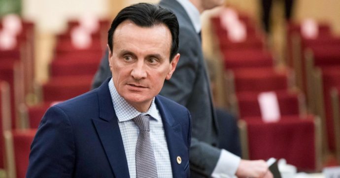 AstraZeneca: cresce la paga dell’ad Soriot. L’Ue fa un’altra causa