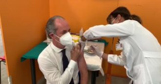 Copertina di Veneto, il presidente Luca Zaia si vaccina con Pfizer. E annuncia: “Da lunedì apriamo alla fascia 40-49 anni”