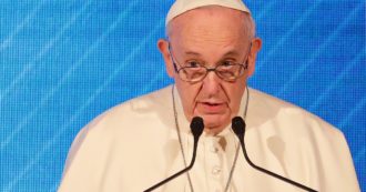 Copertina di Pedofilia, Papa Francesco contro la mentalità omertosa: “La prima reazione è coprire tutto, anche nella Chiesa”