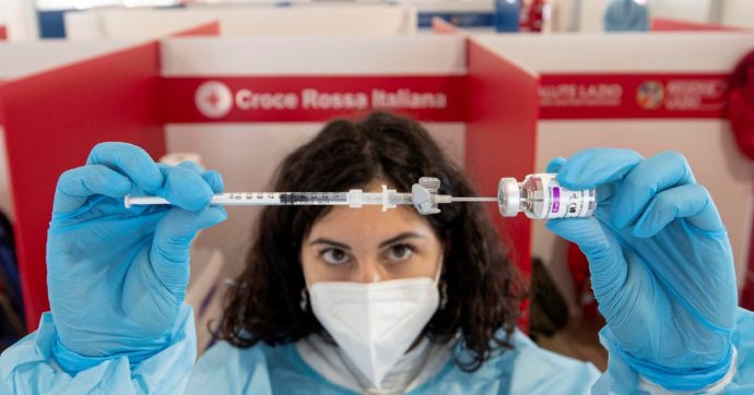 Iss: “Decessi a meno 95% 35 gg dopo la prima dose”