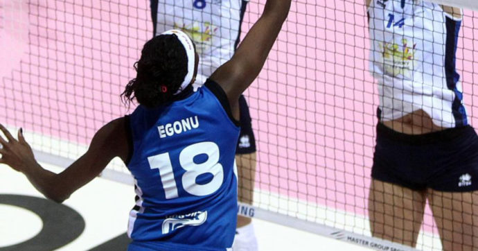 Olimpiadi di Tokyo, Paola Egonu: “Non sono lesbica, posso innamorarmi di donne e di uomini. Sono una pazza che si innamora a prima vista”