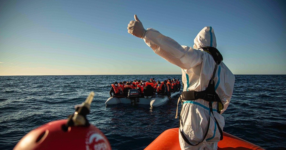 Migranti, all’Italia non piace il nuovo Patto Ue: dal carico sui Paesi di primo ingresso alla solidarietà “flessibile” e la mancanza di una missione nel Mediterraneo