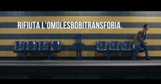 Copertina di “Non rimanere bloccato nei tuoi pregiudizi”: l’educativo spot della presidenza del Consiglio per la giornata contro l’omobitransfobia