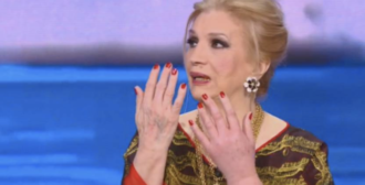 Copertina di Isola dei Famosi, Iva Zanicchi nella bufera. Vede i naufraghi ‘al limite’ e commenta: “Più magri si è, meglio si sta”