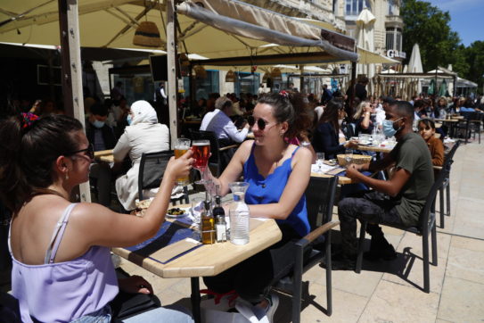 Covid, l’Italia punta alla zona bianca entro fine giugno. Regole sui matrimoni al vaglio del Cts