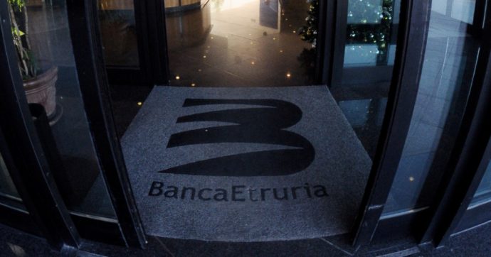 Banca Etruria, prescritti due reati su tre: tutti assolti