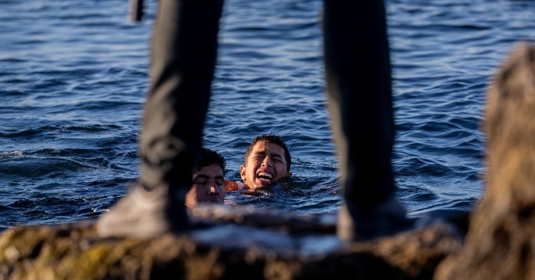 Migranti, 7 miliardi dall’Ue alla nuova agenda per il Mediterraneo: l’impatto sarà a lungo termine, non argineranno i flussi di questa estate