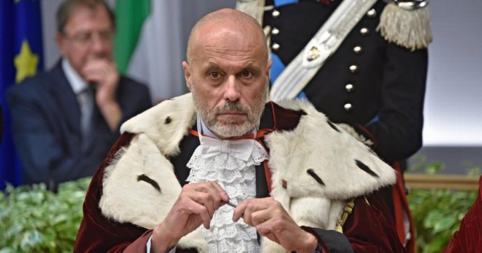 Il pg di Firenze Viola ora scrive al Csm: “Fate presto su Roma”