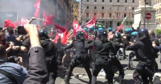 Copertina di Fedex-Tnt, scontri a Roma tra manifestanti e forze dell’ordine: 7 fermati. Il sit-in per chiedere un incontro al ministro Orlando – Video