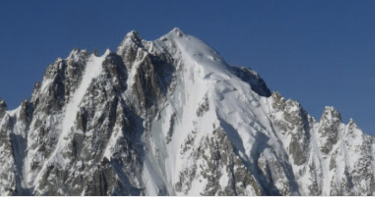 Valanga sul Monte Bianco, morti i due freerider Alfredo Canavari e Alessandro Letey che si trovavano sullo ‘scivolo glaciale’ dell’Aiguille Verte