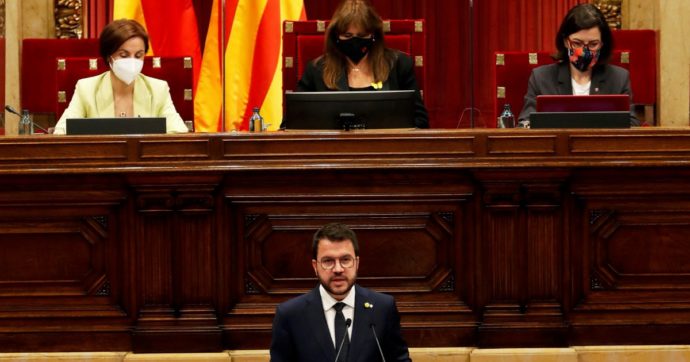 Catalogna, dietro al governo indipendentista c’è Puigdemont