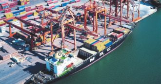 Copertina di In arrivo a Ravenna una nave carica di armi. La protesta: “Sono per Israele, blocchiamola”