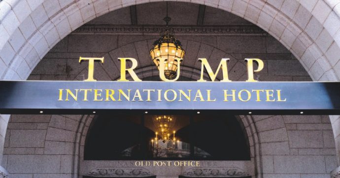 Cara fedeltà: Trump lucrò sui seguaci