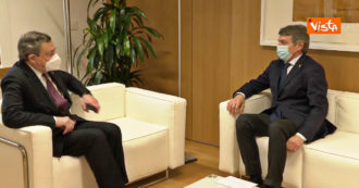 Copertina di Sassoli incontra Draghi: “Come stai?”. E il presidente del Consiglio: “Sto, poi ti racconto meglio…” – Video