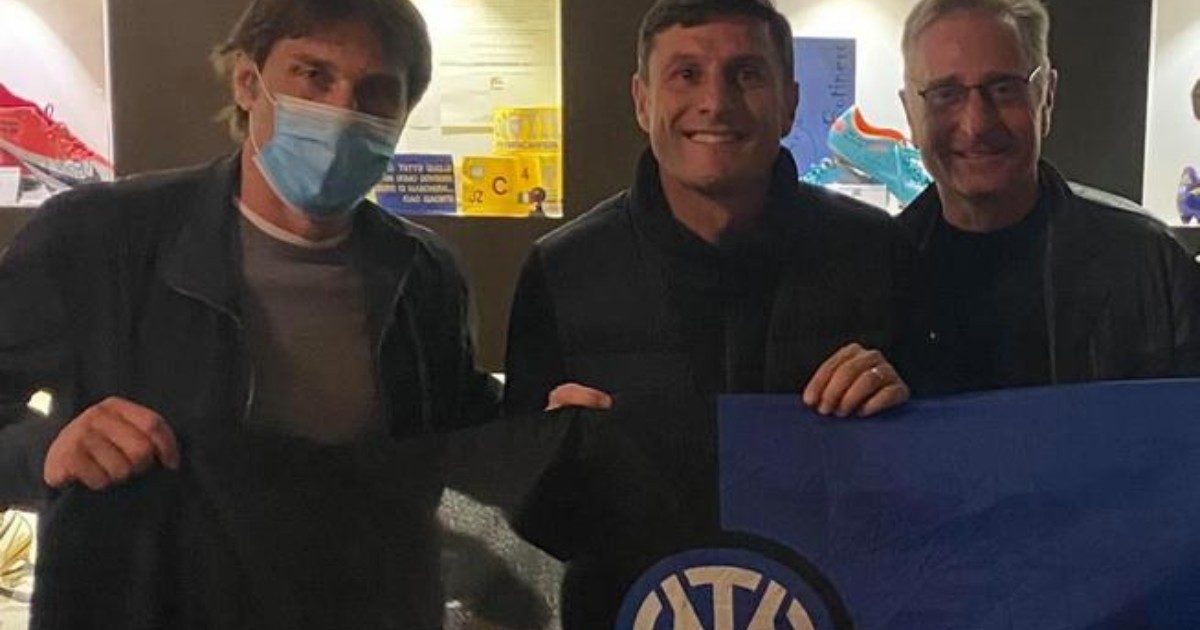 Antonio Conte, Paolo Bonolis e Javier Zanetti identificati all’uscita del “Botinero” a Milano: hanno violato il coprifuoco