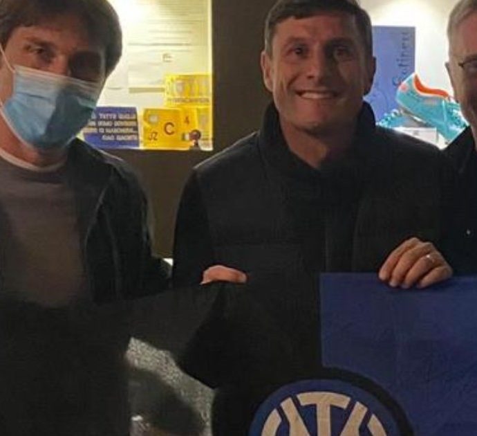 Antonio Conte, Paolo Bonolis e Javier Zanetti identificati all’uscita del “Botinero” a Milano: hanno violato il coprifuoco