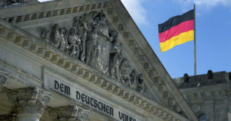 Copertina di Pil tedesco peggio delle attese, in calo dell’1,8% nei primi tre mesi del 2021. Sale l’indice Ifo sulla fiducia delle aziende