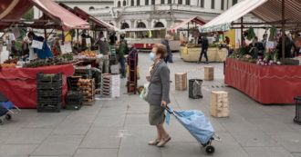 Copertina di Torino, ambulante ucciso a coltellate nel mercato in pieno centro. Fermato l’aggressore