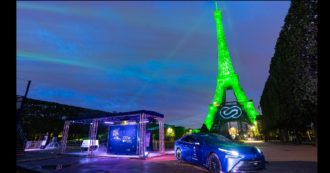 Copertina di Toyota, la Torre Eiffel s’illumina di verde con l’idrogeno rinnovabile – FOTO