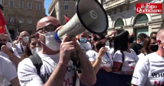 Copertina di Whirlpool, presidio dei lavoratori di Napoli: “Da due anni attendiamo risposte. Ora senza proroga del blocco dei licenziamenti sarà un disastro”
