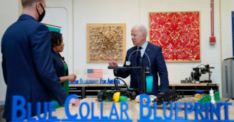 La quieta rivoluzione di Biden: “Gli Usa non sono stati costruiti da Wall Street ma dalla classe media”. Manovra da 6mila miliardi