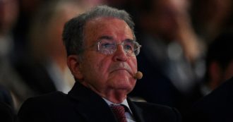 Copertina di Romano Prodi si sfila dalla corsa al Quirinale: “Presidente della Repubblica? Non solo un problema d’età, non sarei super partes”