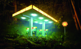 Copertina di Una sentenza storica: un tribunale olandese ha condannato Shell a ridurre le emissioni