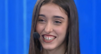 Copertina di Giulia Stabile risponde agli haters con calma e li “mette in riga”