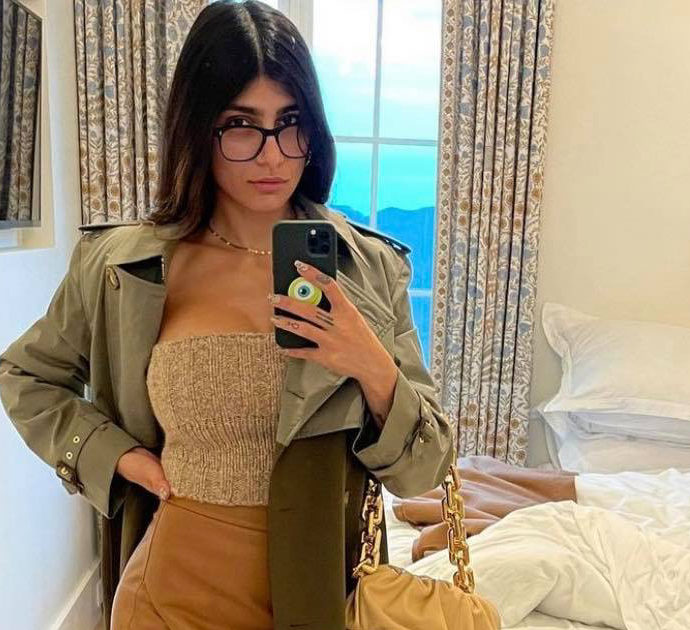“Commenti disgustosi e riprovevoli sugli attacchi di Hamas in Israele”: Playboy interrompe la collaborazione con l’ex pornostar Mia Khalifa