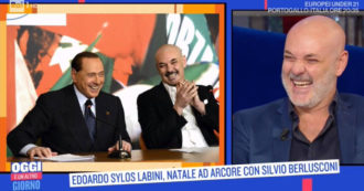 Copertina di Oggi è un altro giorno, Edoardo Sylos Labini: “Di Berlusconi non si hanno notizie”. Poi gela Serena Bortone