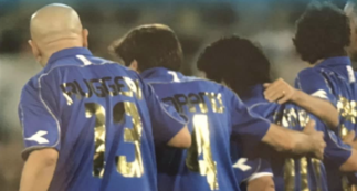 Copertina di Enrico Ruggeri dà la sua versione sulla Partita del Cuore: “Eros è partito senza avvisare. Uno ha detto ‘vado in bagno e torno’ poi si è nascosto nei corridoi…”
