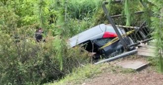 Copertina di Perde controllo dell’auto e finisce nel Parco Lago Nord a Paderno Dugnano: travolto bimbo di tre anni, è in condizioni critiche. Il video dei soccorsi