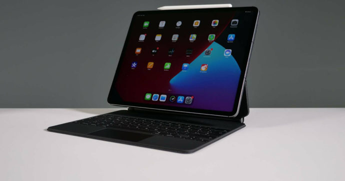 iPad Pro 12.9 (2021), recensione. Tablet ideale per i professionisti, ma con un prezzo salato