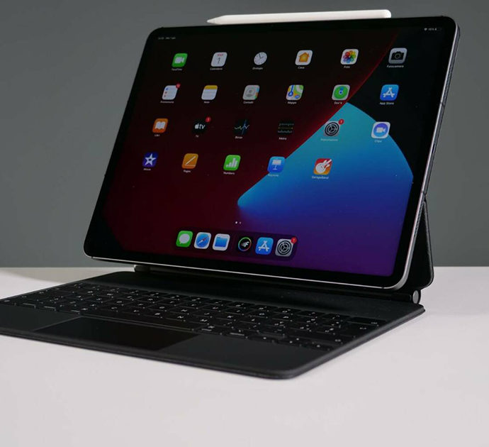 MediaWorld vende iPad a 15 euro, poi si accorge dell’errore: “Nessun super sconto, riportateli indietro o pagate supplemento”. Clienti infuriati