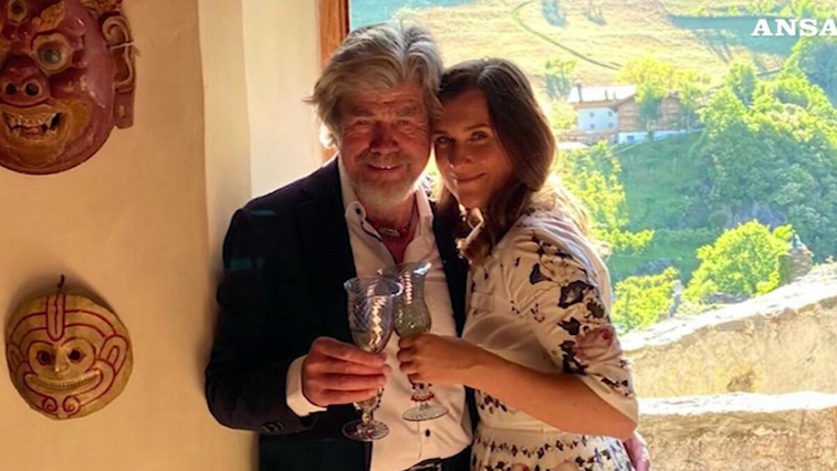 “Dopo l’intervento al cuore ho scoperto di avere una malformazione cardiaca congenita. Il 20% del sangue non scorre nella direzione prevista”: così Reinhold Messner