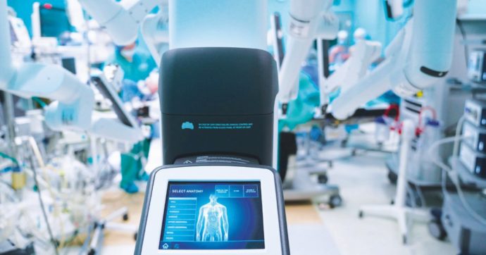 Robot pagato coi soldi pubblici. Ma usato dai medici privati