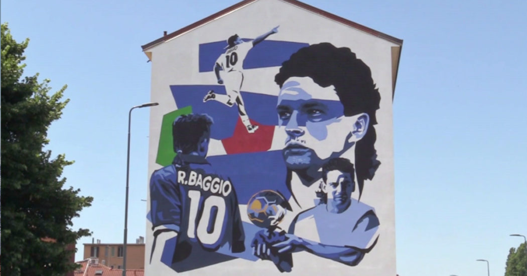 Roberto Baggio, lungo i Navigli di Milano spunta il murales dedicato al Pallone d’oro – Video