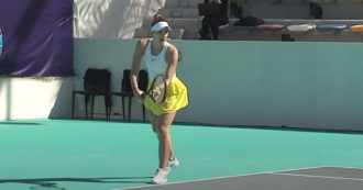 Copertina di Roland Garros, Yana Sizikova fermata dalla polizia dopo il match: la tennista russa è al centro di un’inchiesta per partite truccate