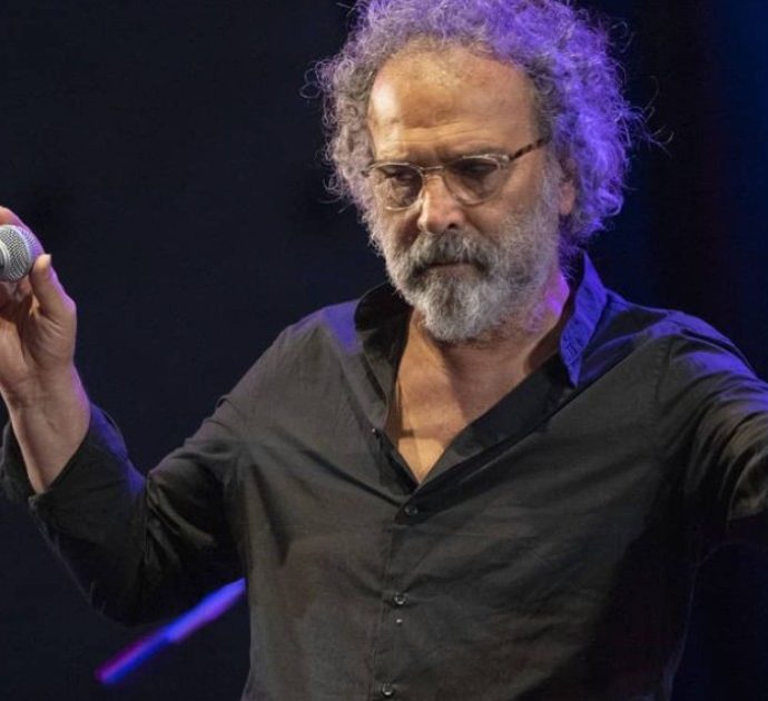 Morto Daniele Durante, addio al “re” della Pizzica salentina e direttore artistico della Notte della Taranta: “Ha trasformato il folklore locale in un genere apprezzato in tutto il mondo”