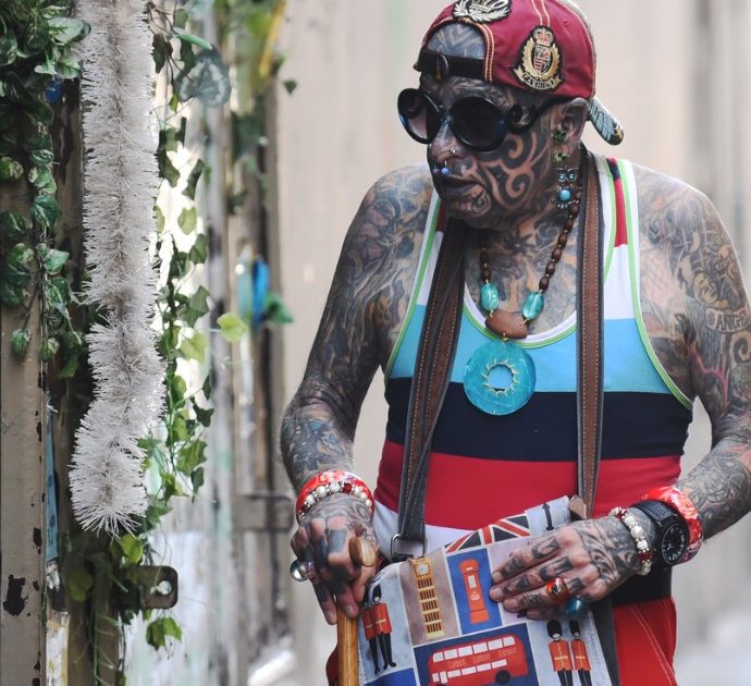 Morto Angelo Piovano, l’uomo più tatuato d’Italia entrato nel Guinness dei Primati. La sindaca di Torino Appendino: “Ci mancherai”