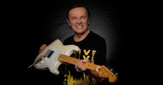 Copertina di “Le corse d’auto con Faletti, le folli critiche a noi Pooh e la ‘spettinata’ di Hendrix”