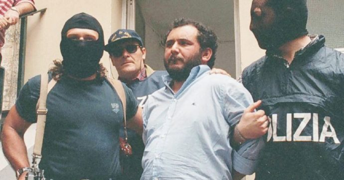 Copertina di Giovanni Brusca è libero: azionò la bomba della strage di Capaci che uccise Falcone, Morvillo e gli uomini della scorta