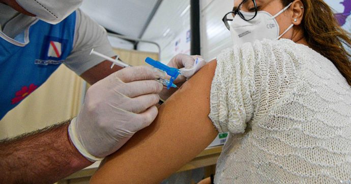 Vaccino anti-Covid, 2,5 milioni di 50enni sono ‘scoperti’: 1 su 4 senza prima dose. Tra gli over 60 campagna in stallo negli ultimi 7 giorni