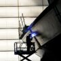 Copertina di Due lavoratori travolti da una fiammata alla Fincantieri di Ancona: uno di loro muore per le ustioni. Sindacati proclamano lo sciopero