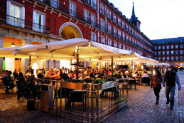 Copertina di La propaganda non paga: nella capitale spagnola del “tutto aperto”  si diffonde la variante indiana