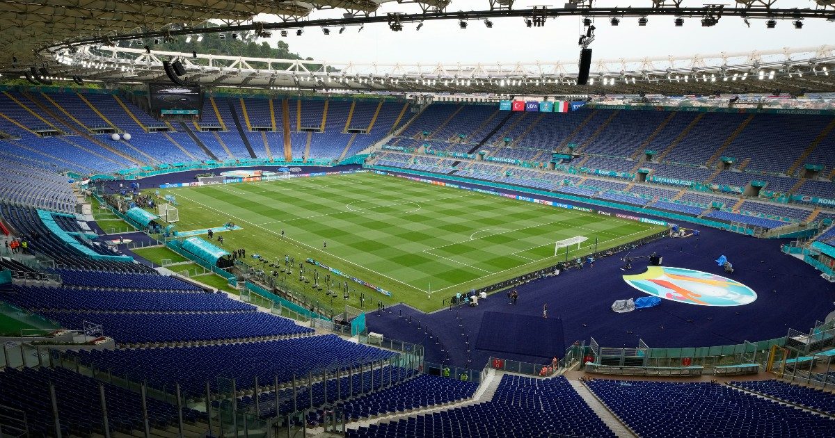 Finale di Champions, la figuraccia di Milano è una chance per Roma: l’Olimpico in lizza. Ma la Figc poteva evitare la riapertura del bando